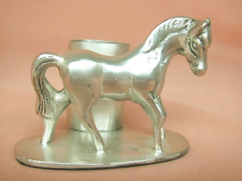 Figurka konika srebrzona
