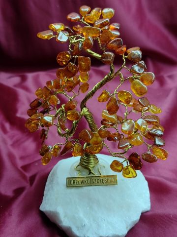 Drzewko szcz�cia bonsai z bursztynu koloru koniakowego